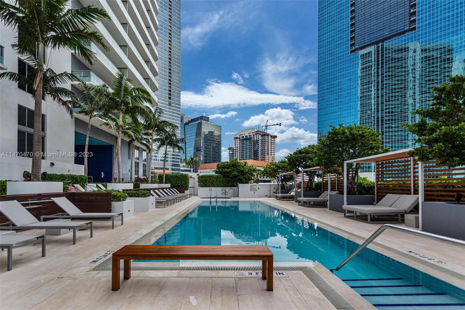 1300 Brickell Bay Dr # 1102
