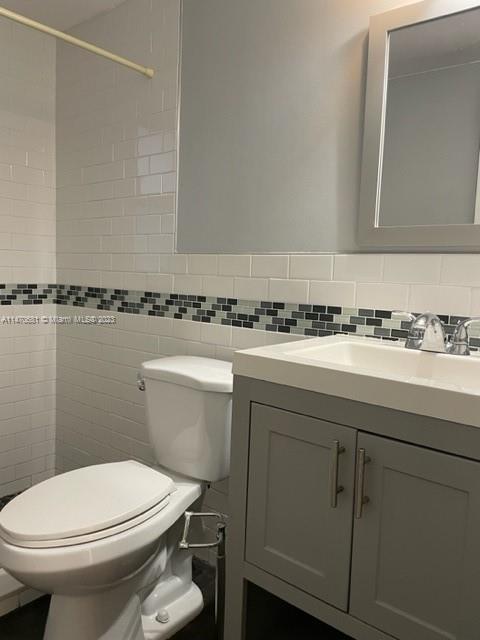 2341 NW 14th St Unit: front