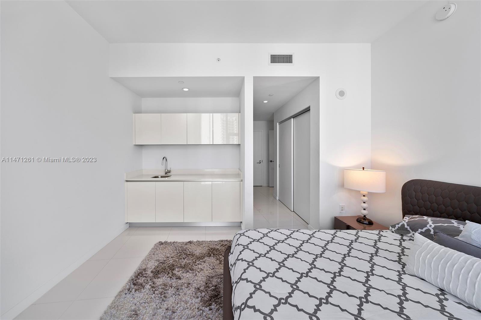 851 NE 1st Ave # 4601