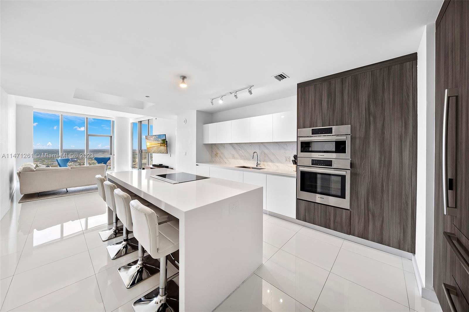 851 NE 1st Ave # 4601