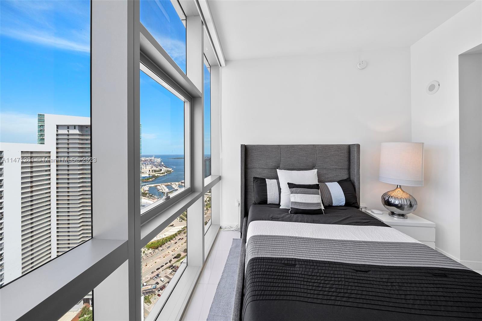 851 NE 1st Ave # 4601