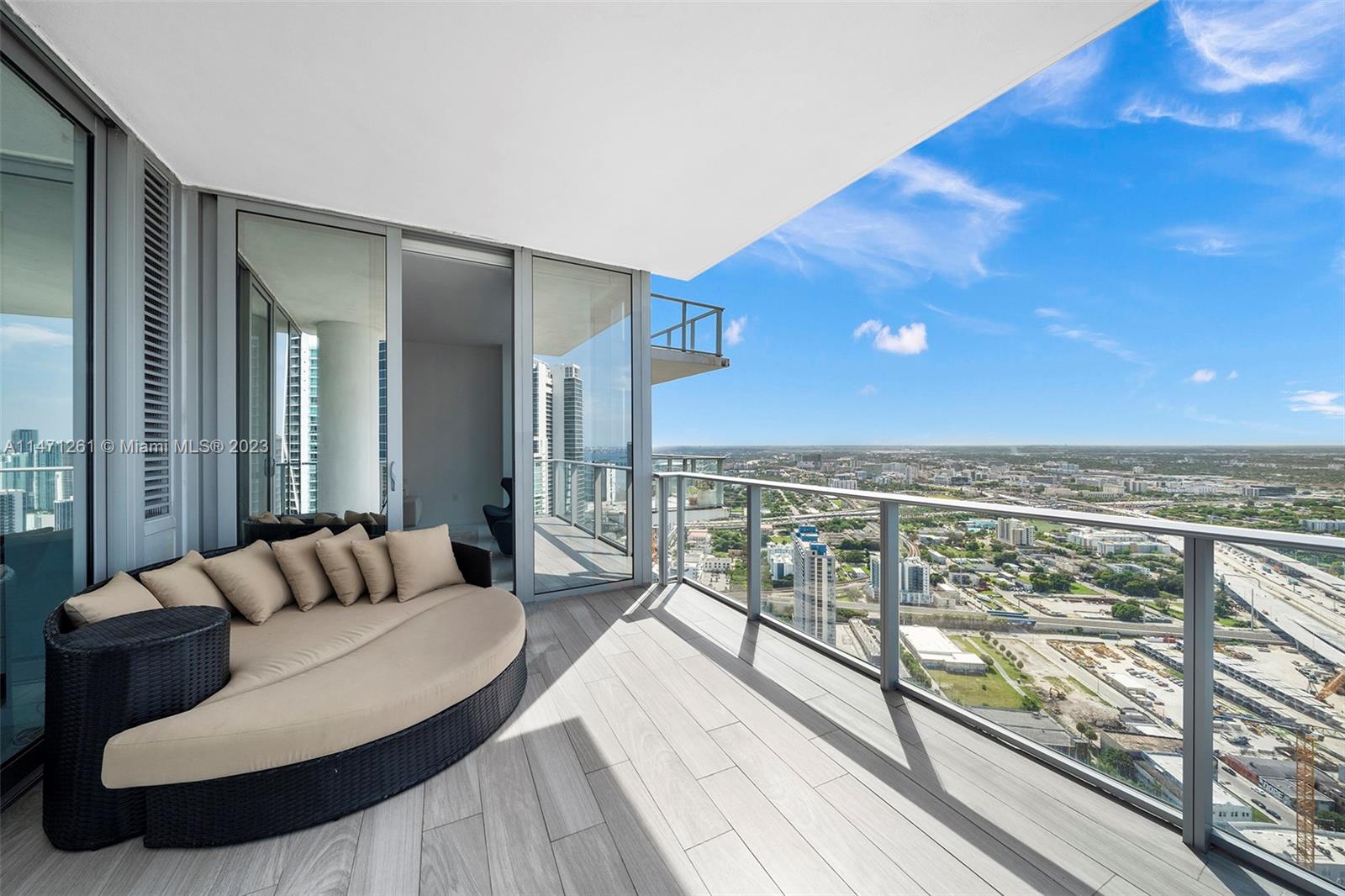 851 NE 1st Ave # 4601