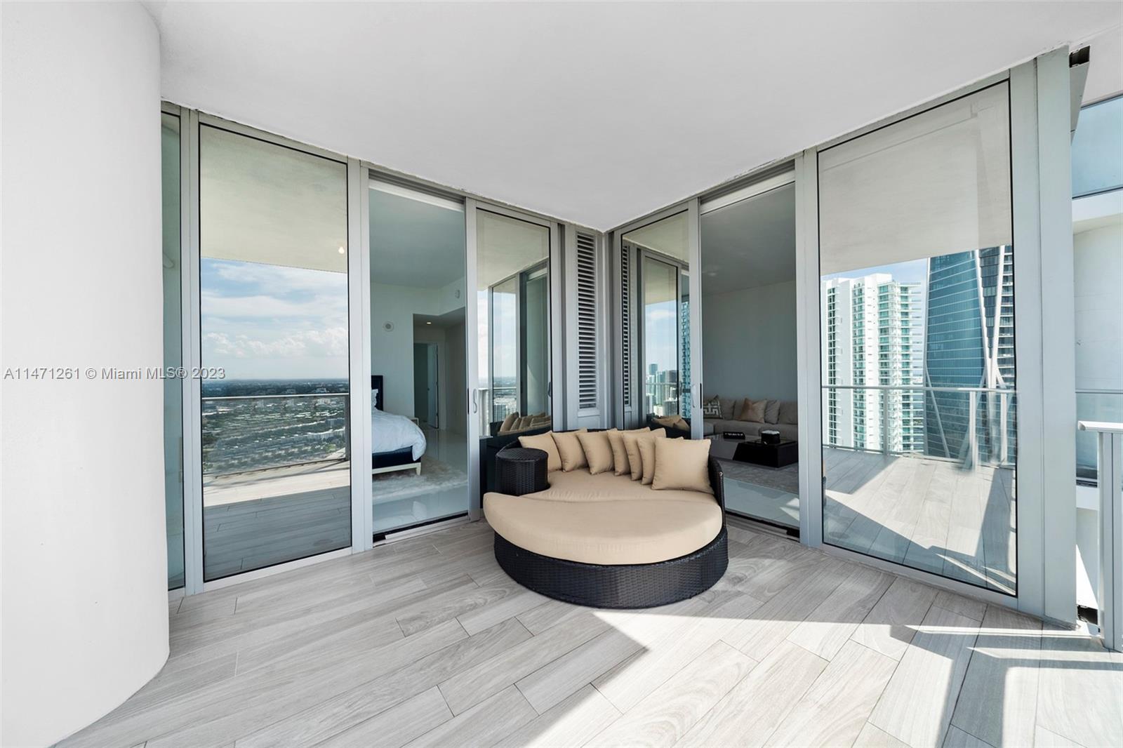 851 NE 1st Ave # 4601