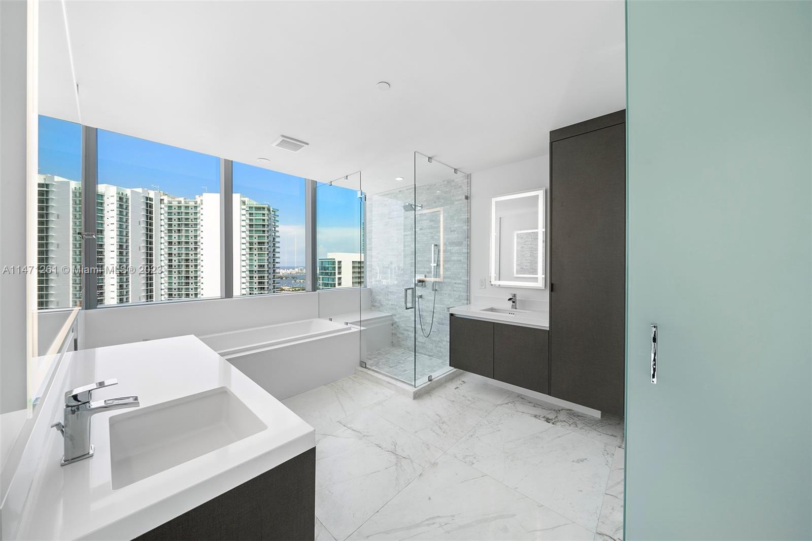 851 NE 1st Ave # 4601