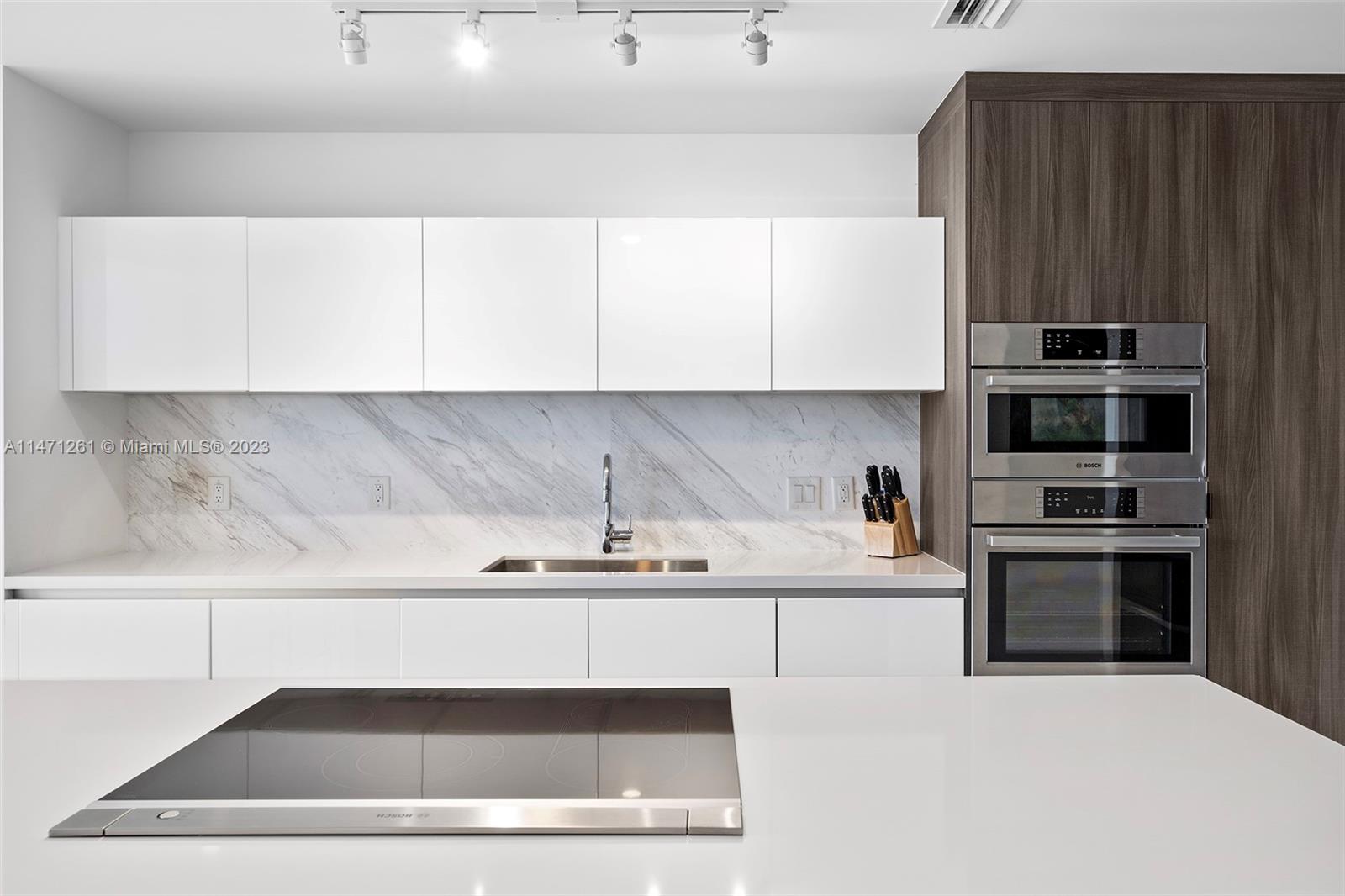 851 NE 1st Ave # 4601