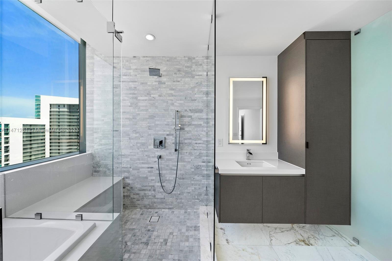 851 NE 1st Ave # 4601