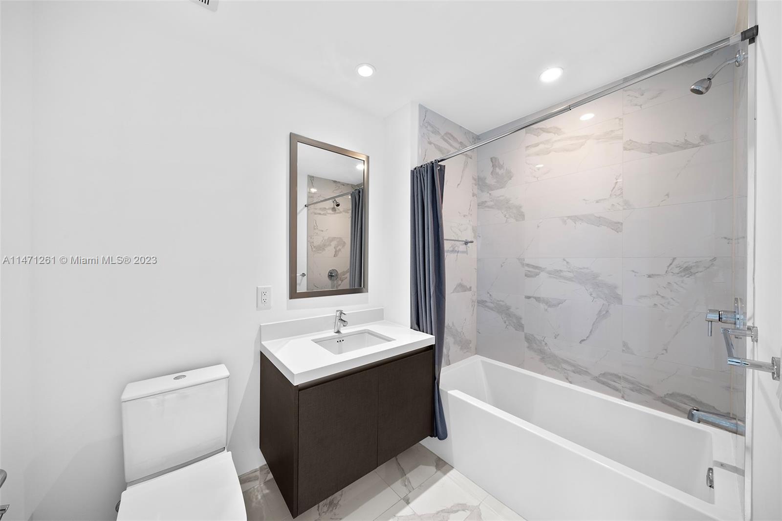 851 NE 1st Ave # 4601