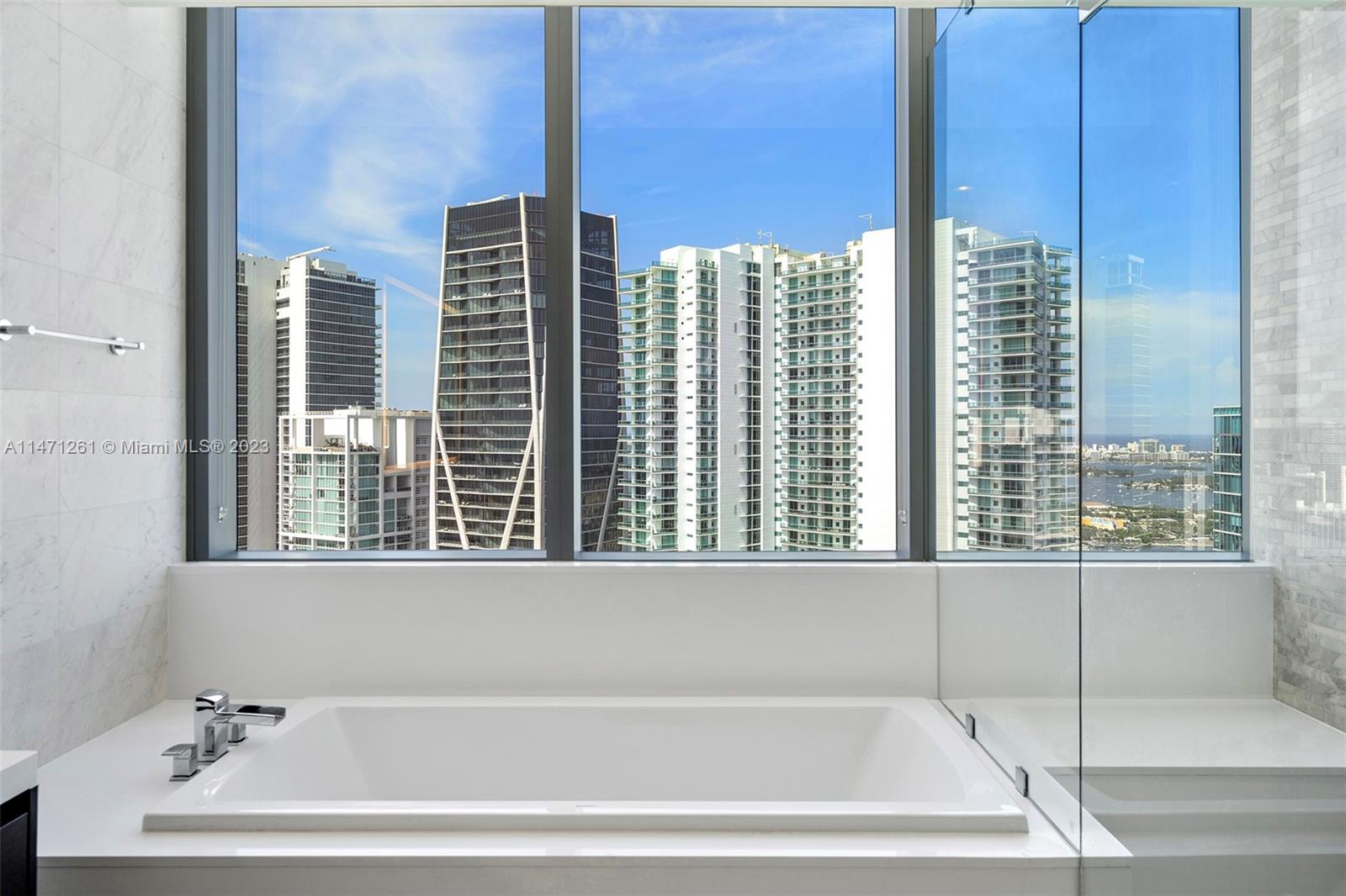 851 NE 1st Ave # 4601