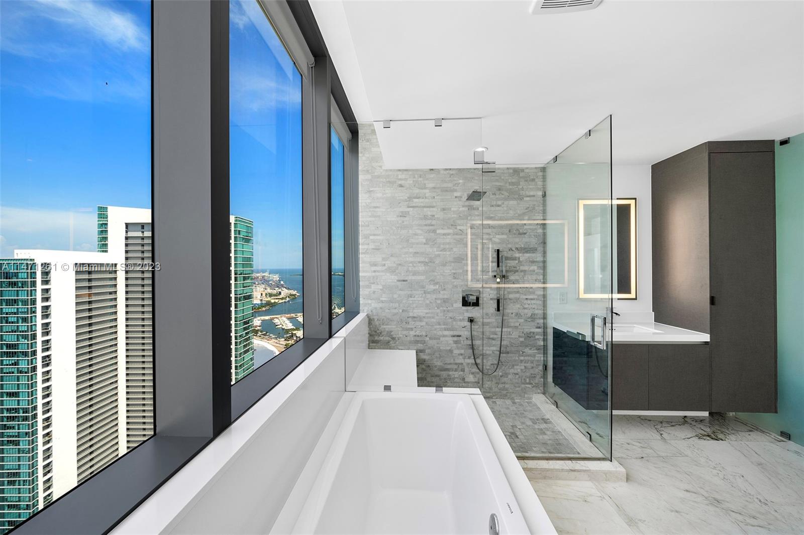 851 NE 1st Ave # 4601