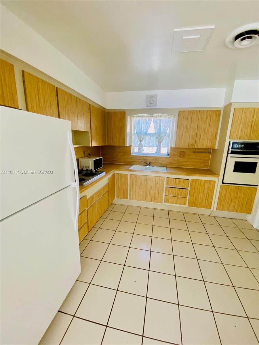 1706 N 43rd Ave # o