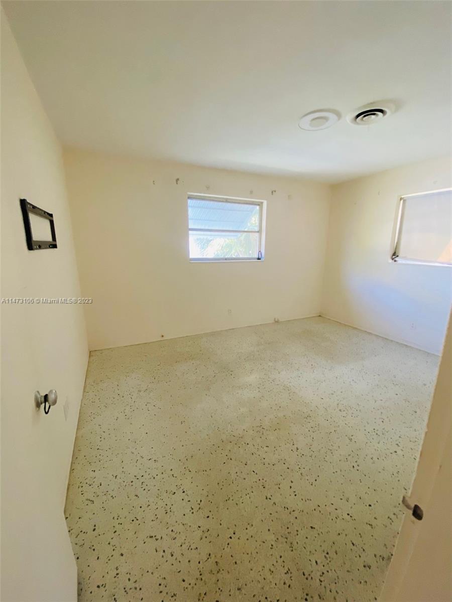1706 N 43rd Ave # o