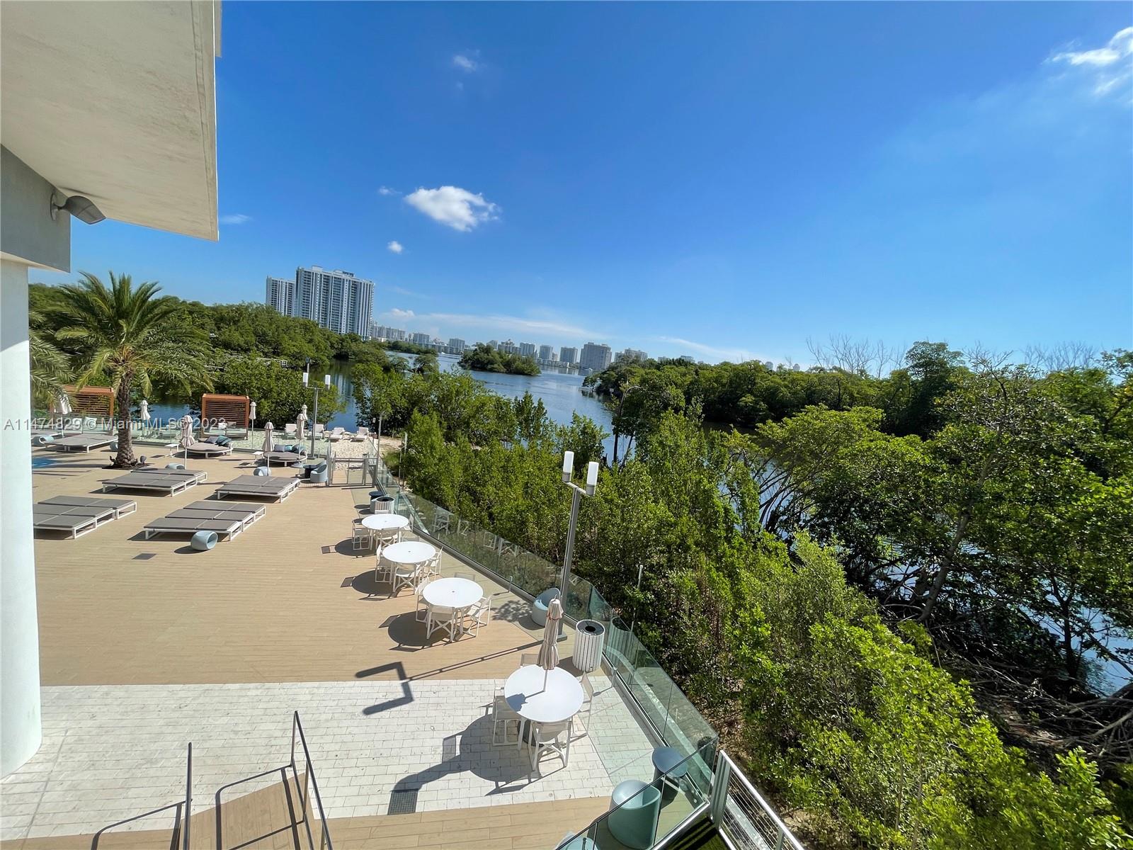 16385 Biscayne Blvd # 216