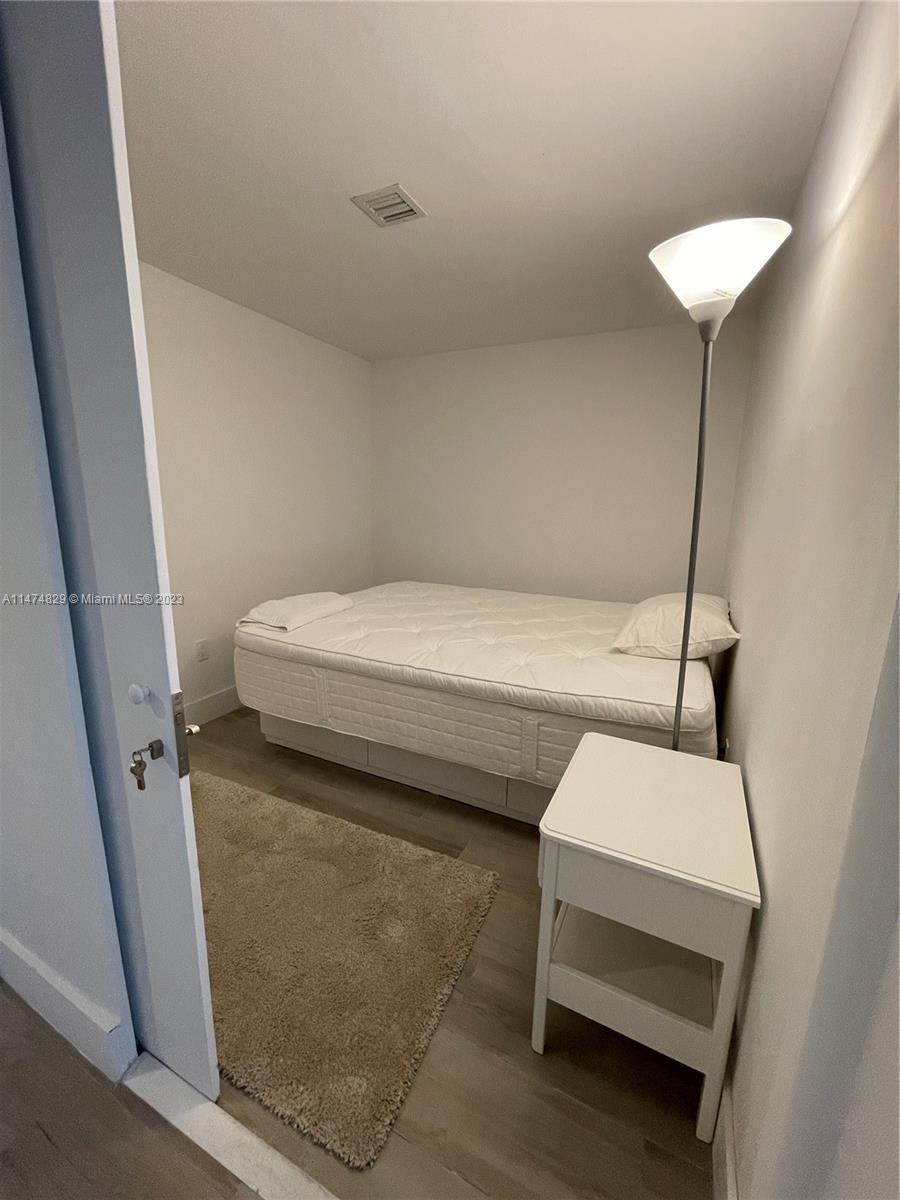 16385 Biscayne Blvd # 216