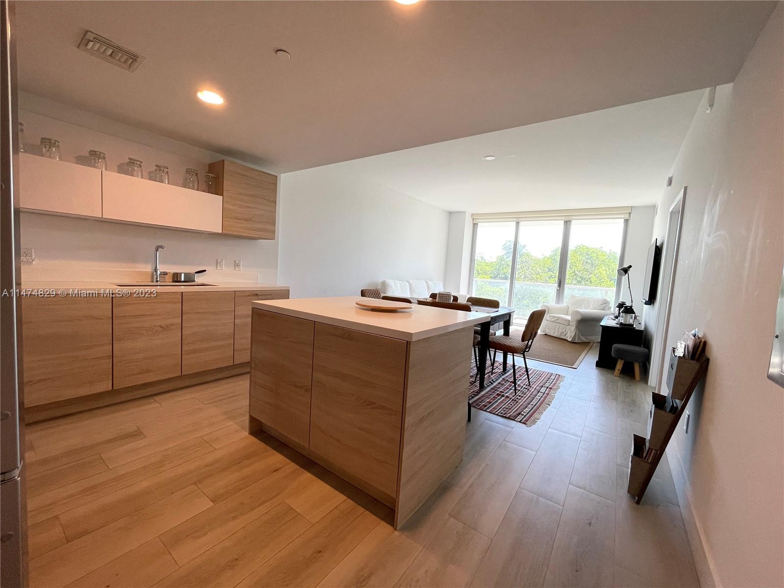 16385 Biscayne Blvd # 216