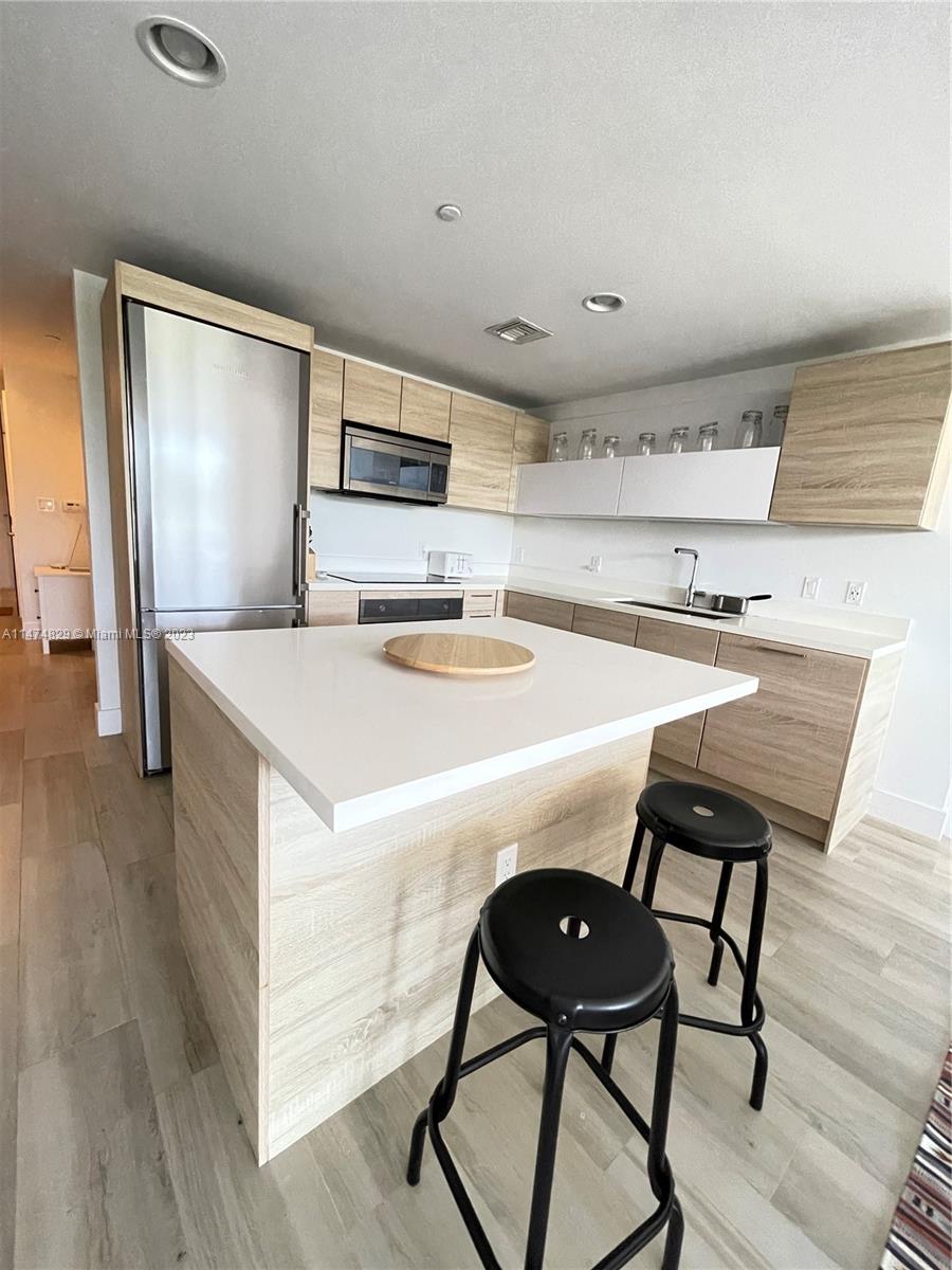 16385 Biscayne Blvd # 216