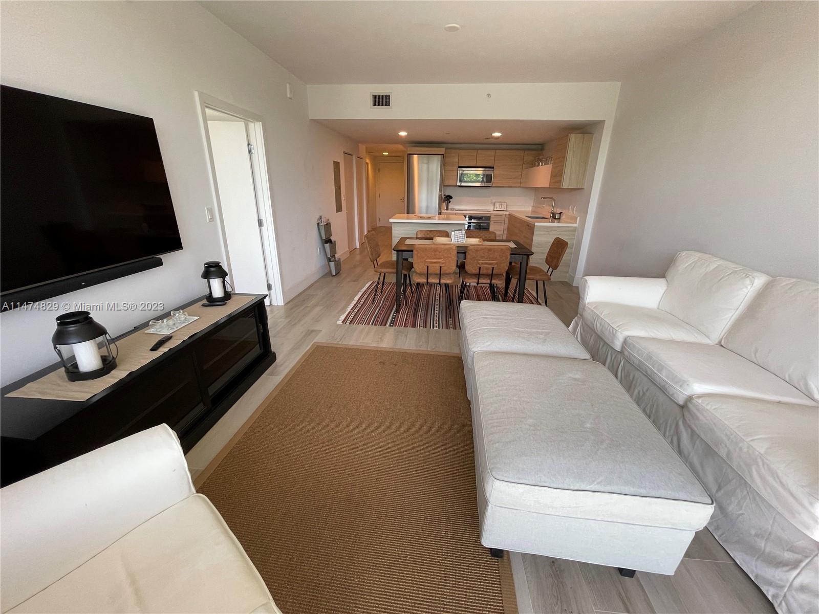 16385 Biscayne Blvd # 216