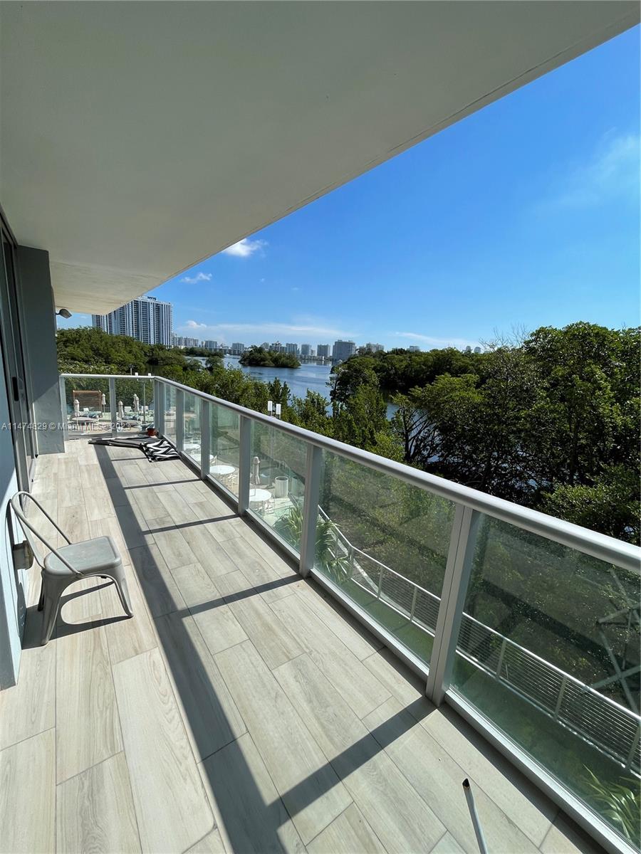 16385 Biscayne Blvd # 216