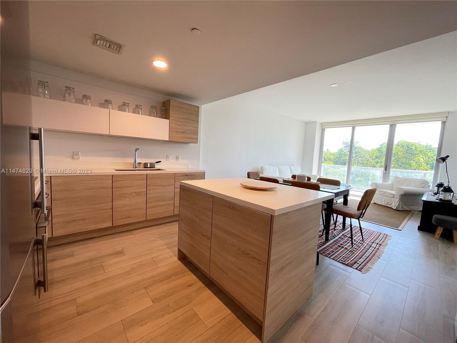 16385 Biscayne Blvd # 216