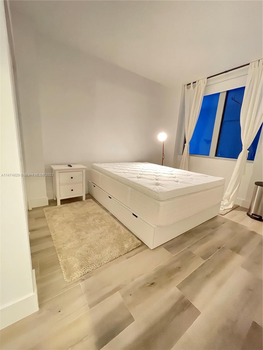 16385 Biscayne Blvd # 216