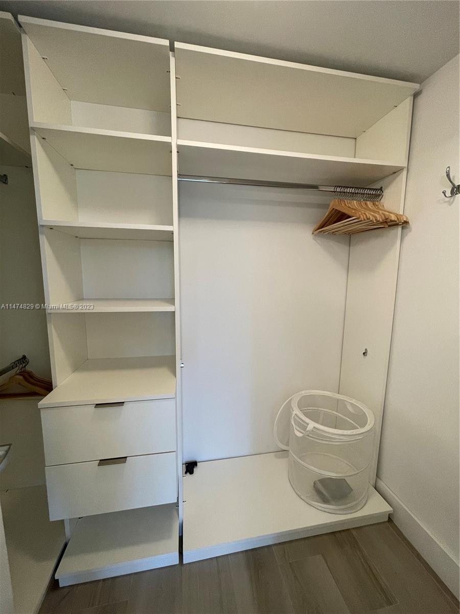 16385 Biscayne Blvd # 216