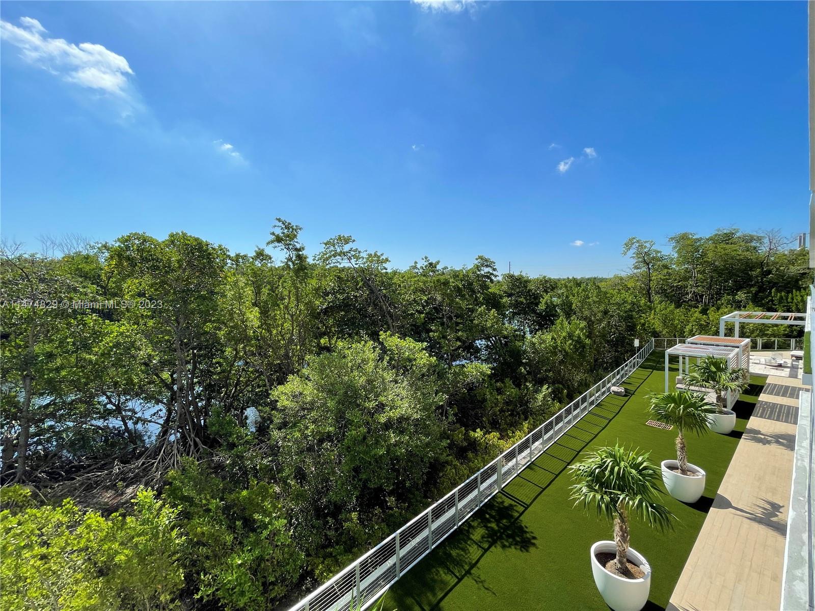 16385 Biscayne Blvd # 216