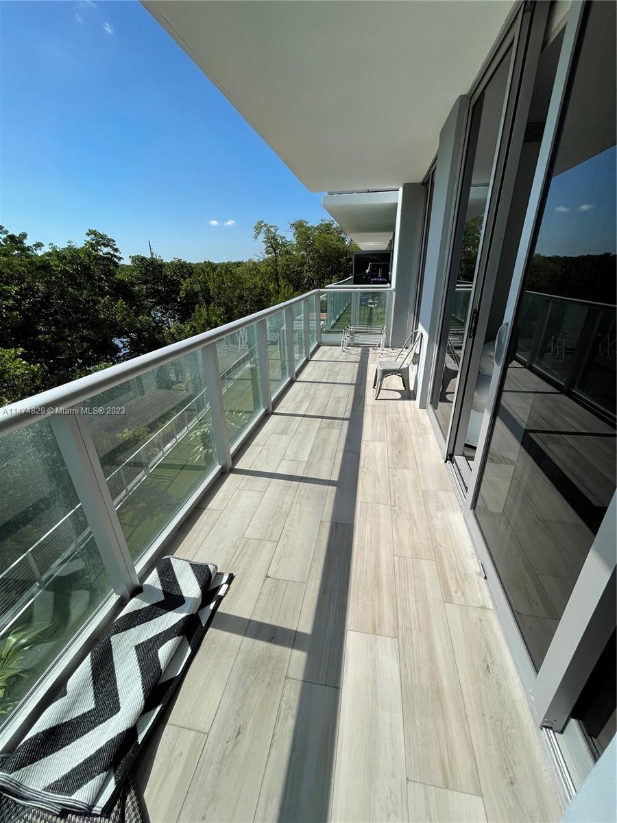 16385 Biscayne Blvd # 216