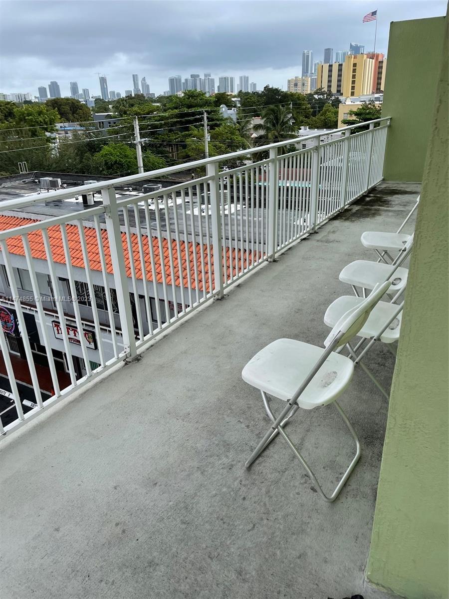 219 NW 12th Ave # 404