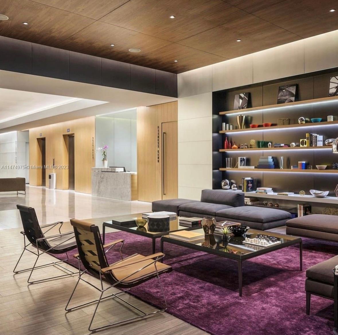 88 SW 7th St Unit: 2004