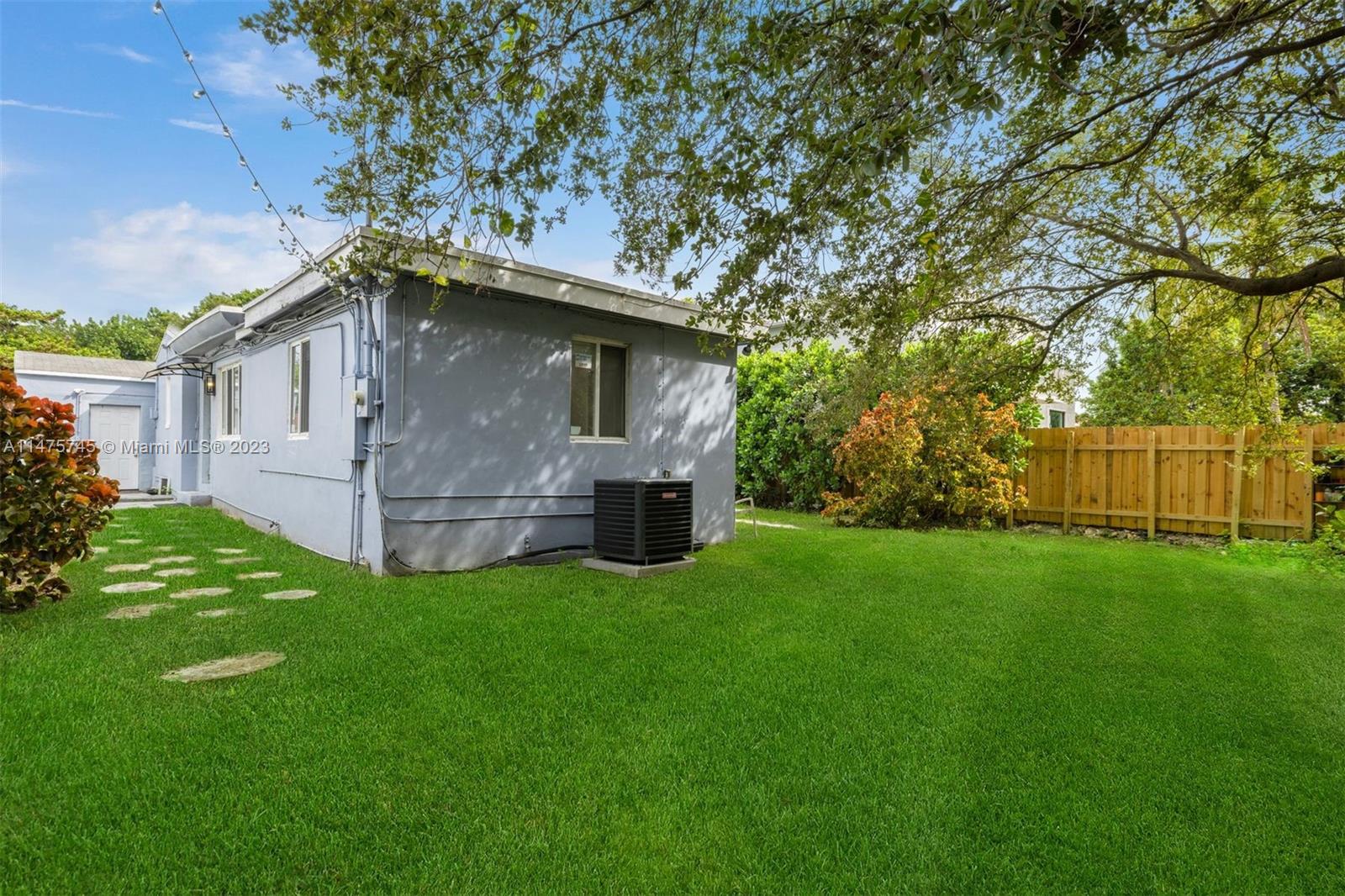 268 NW 46th St