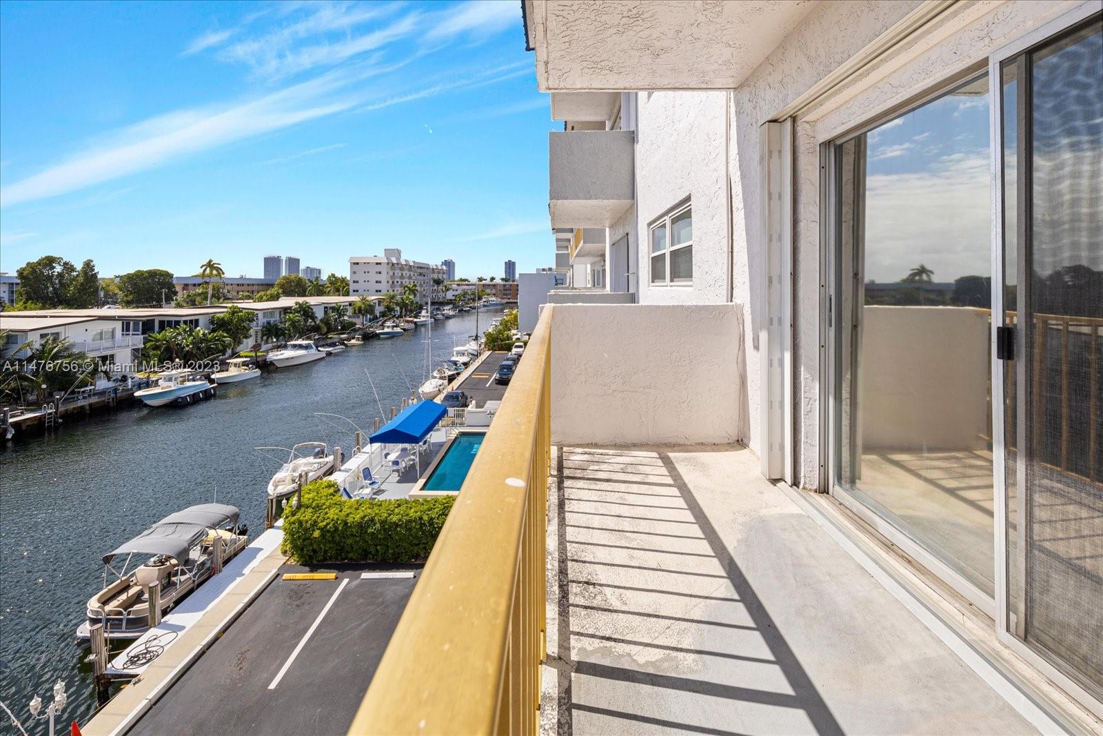 3770 NE 171st St # 402