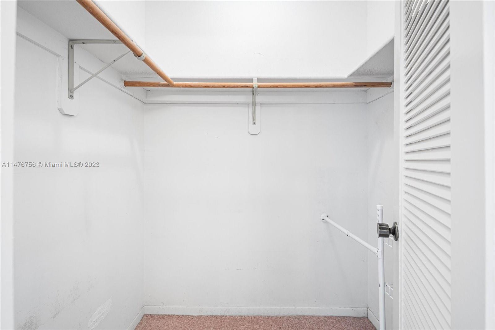 3770 NE 171st St # 402