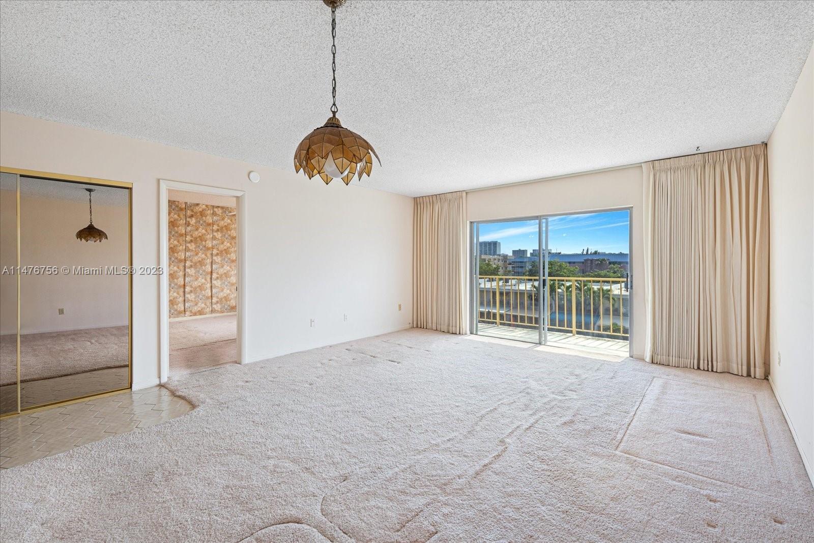 3770 NE 171st St # 402