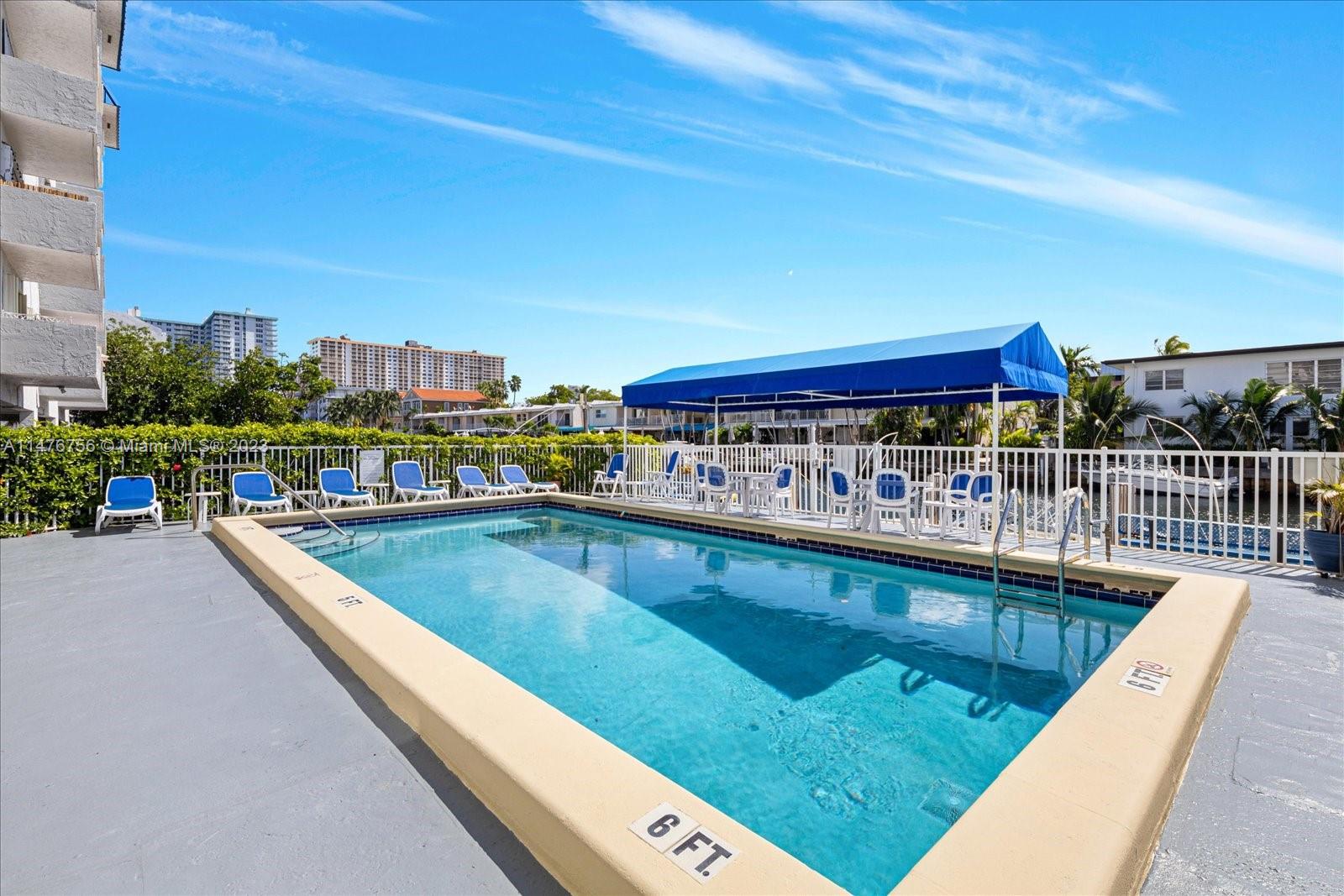 3770 NE 171st St # 402