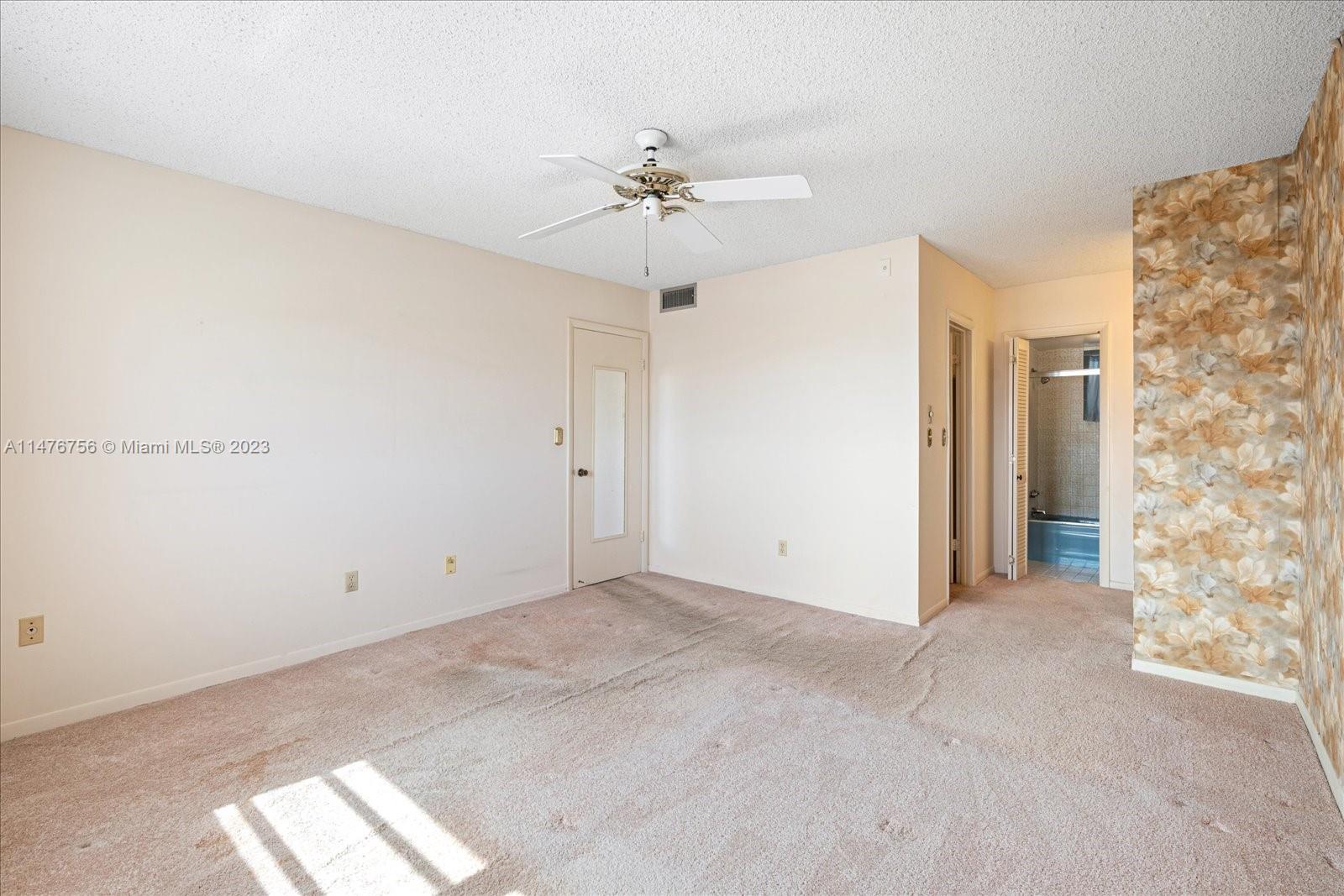 3770 NE 171st St # 402