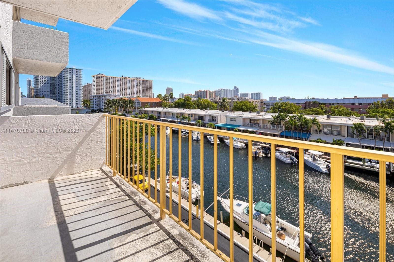 3770 NE 171st St # 402