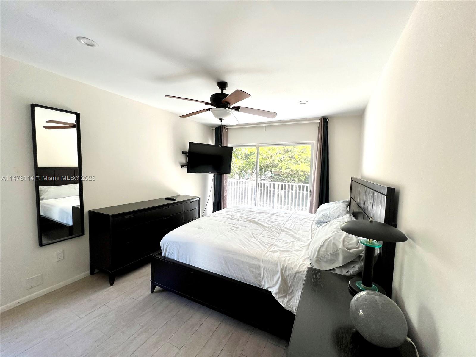208 Meridian Ave # 5