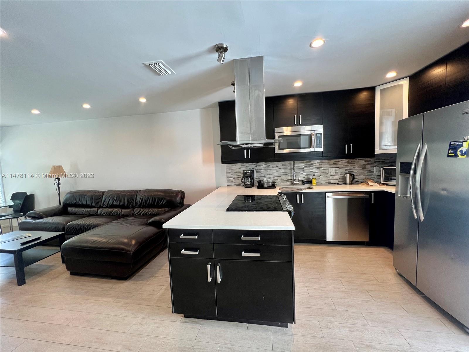 208 Meridian Ave # 5