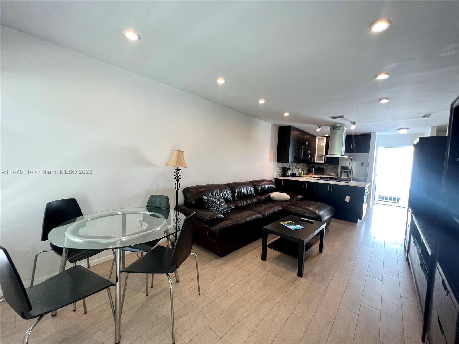 208 Meridian Ave # 5