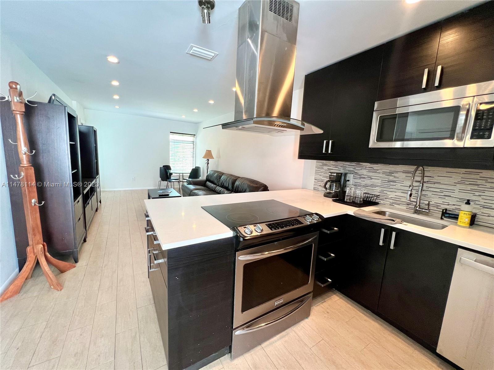 208 Meridian Ave # 5