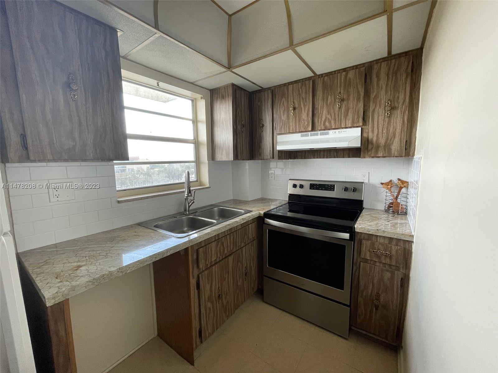 8895 Fontainebleau Blvd # 501