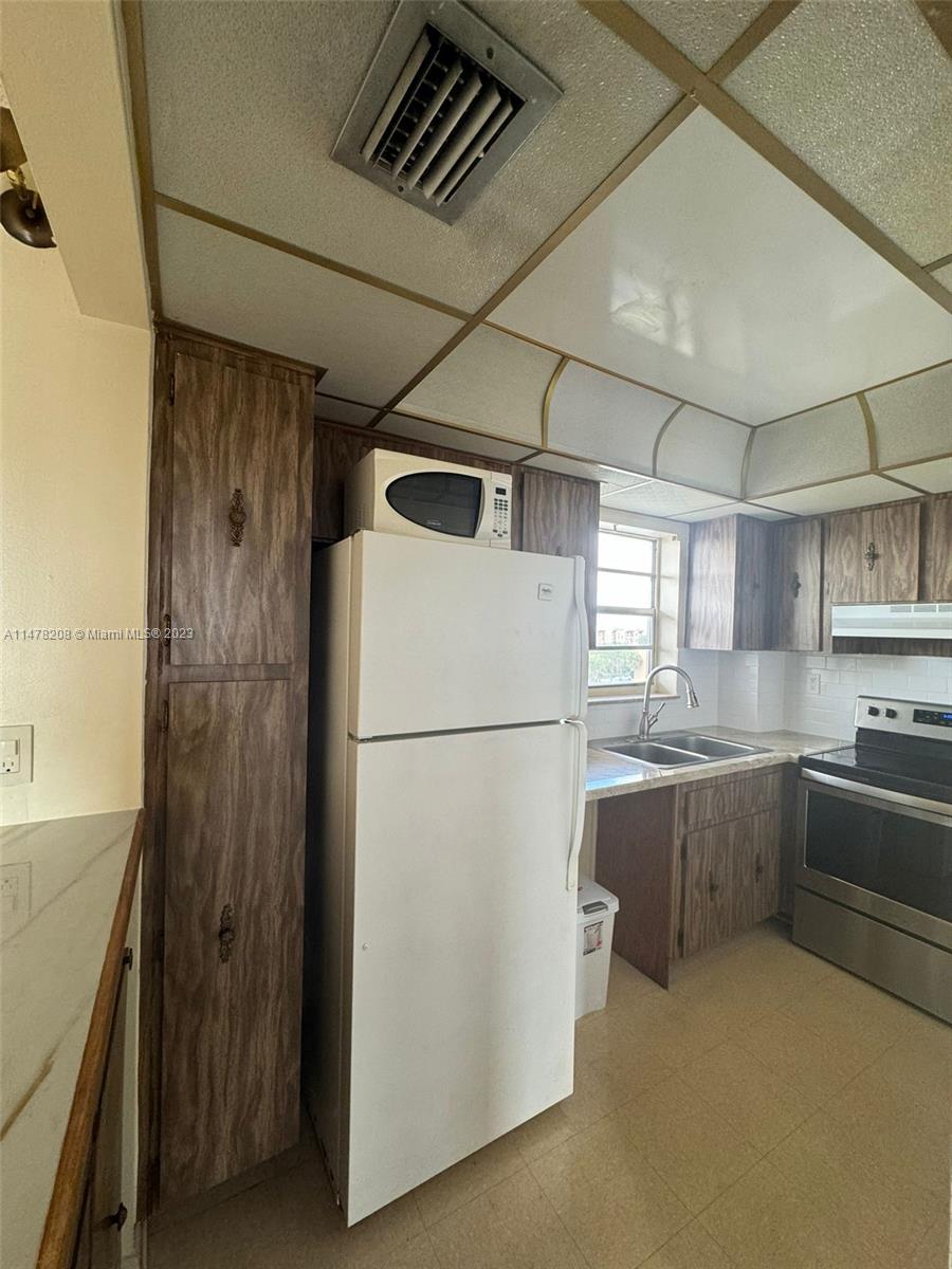 8895 Fontainebleau Blvd # 501
