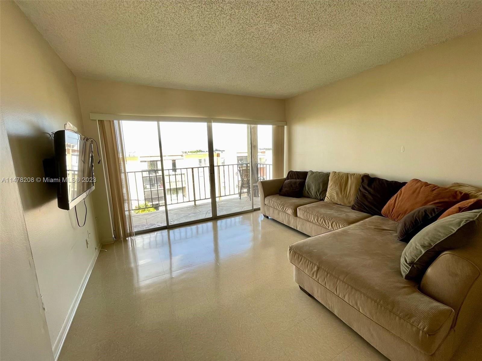 8895 Fontainebleau Blvd # 501