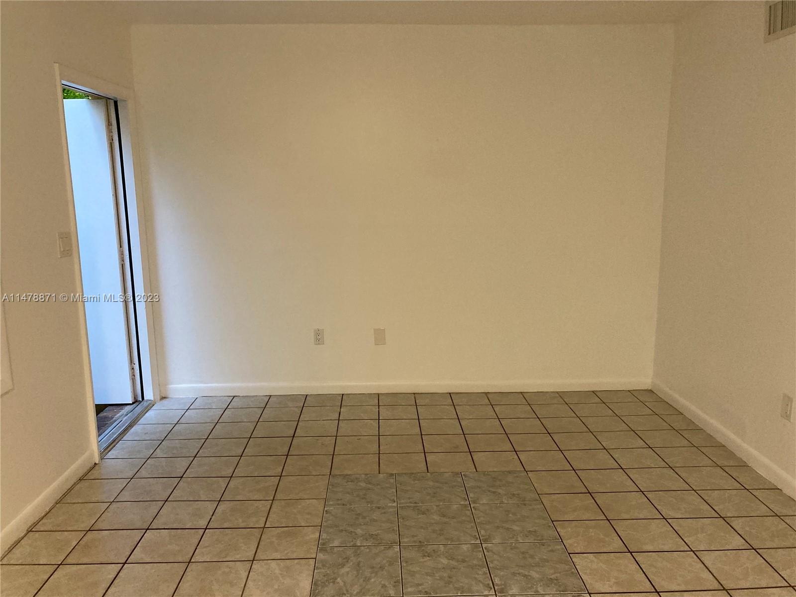3445 Franklin Ave # D