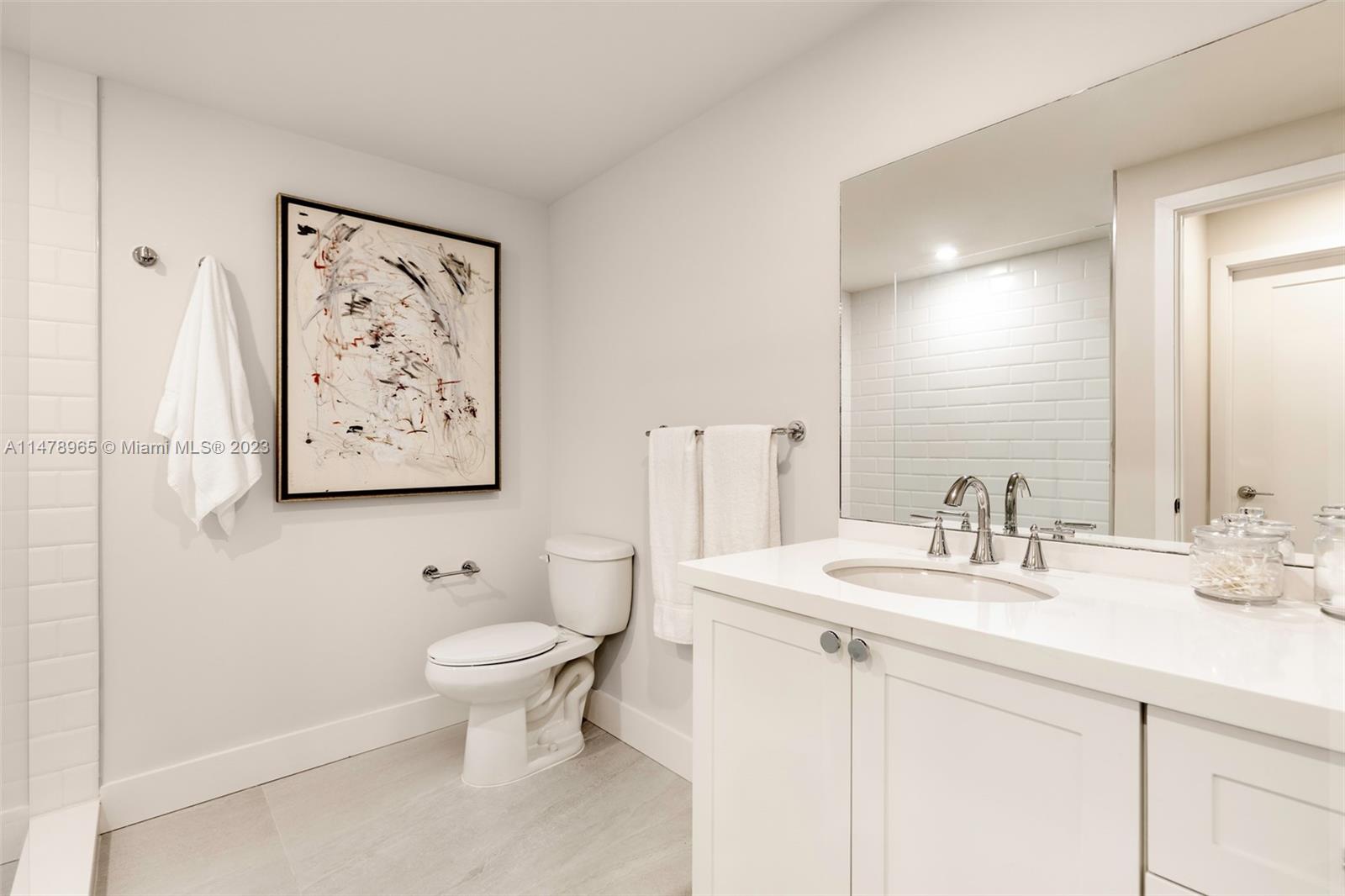 555 NE 34th St # 2 Unit: PH-2