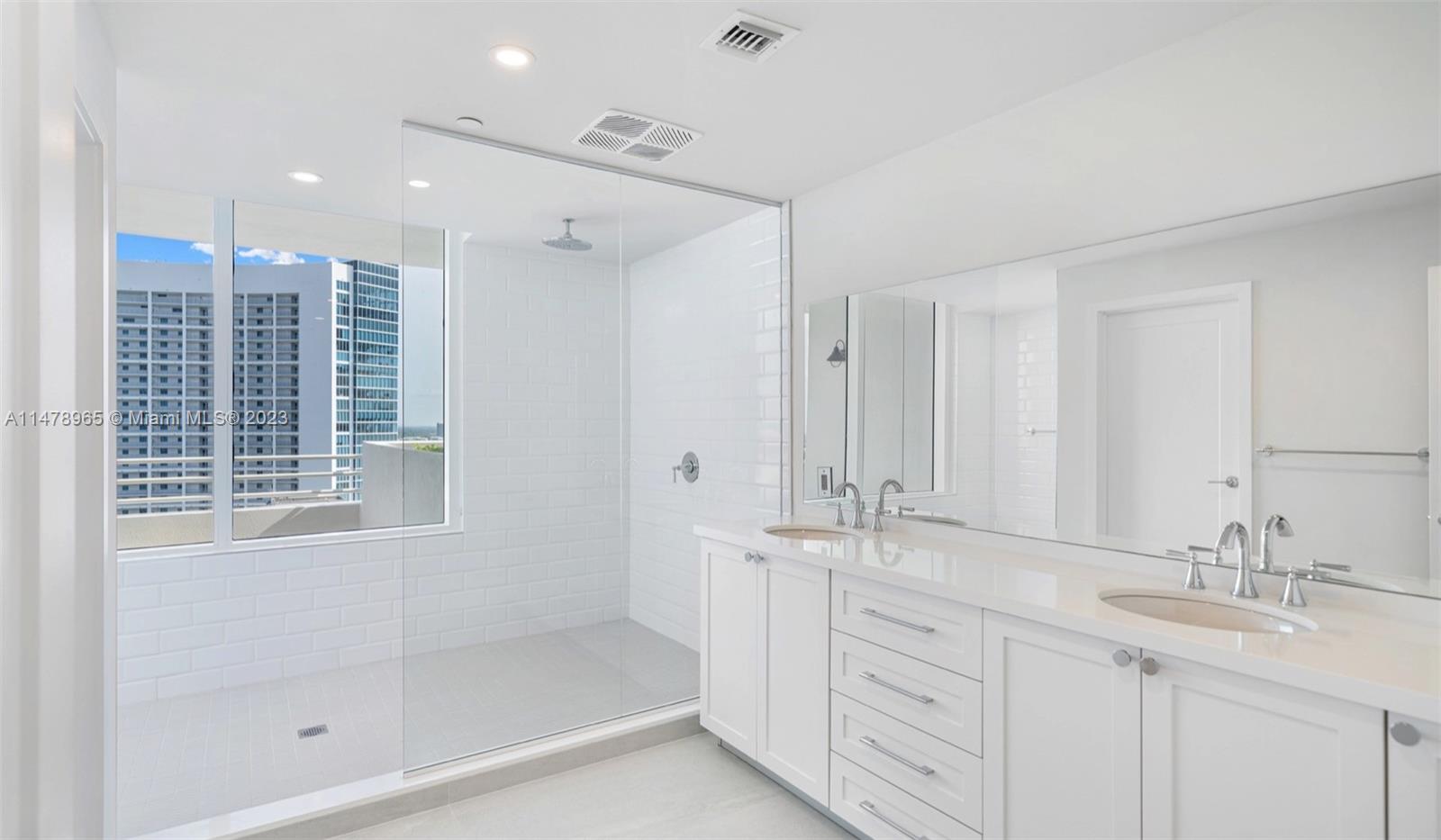 555 NE 34th St # 2 Unit: PH-2