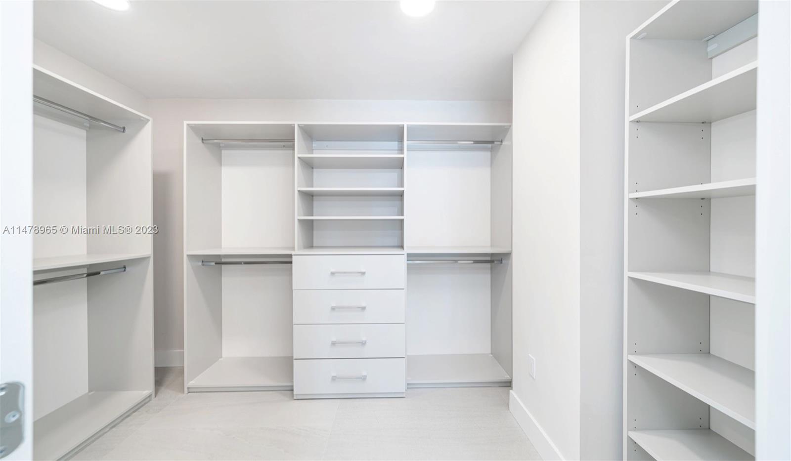 555 NE 34th St # 2 Unit: PH-2
