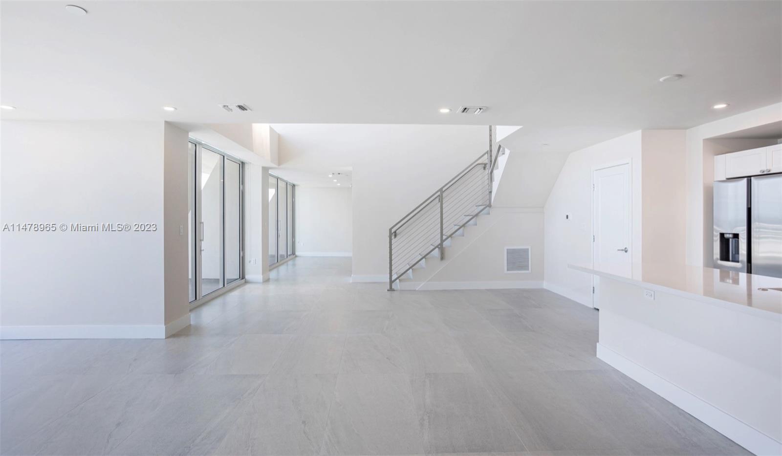 555 NE 34th St # 2 Unit: PH-2