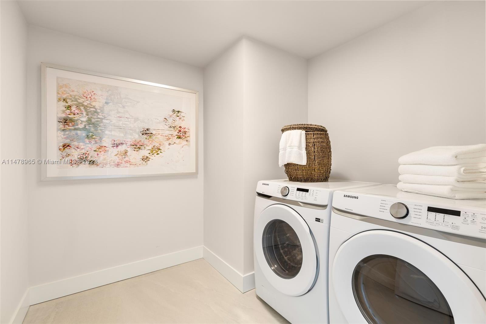 555 NE 34th St # 2 Unit: PH-2