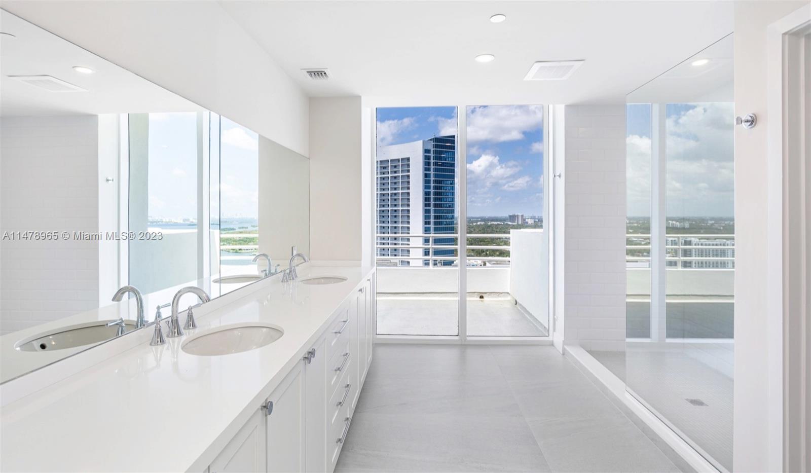 555 NE 34th St # 2 Unit: PH-2