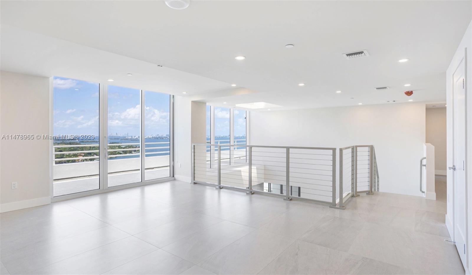 555 NE 34th St # 2 Unit: PH-2